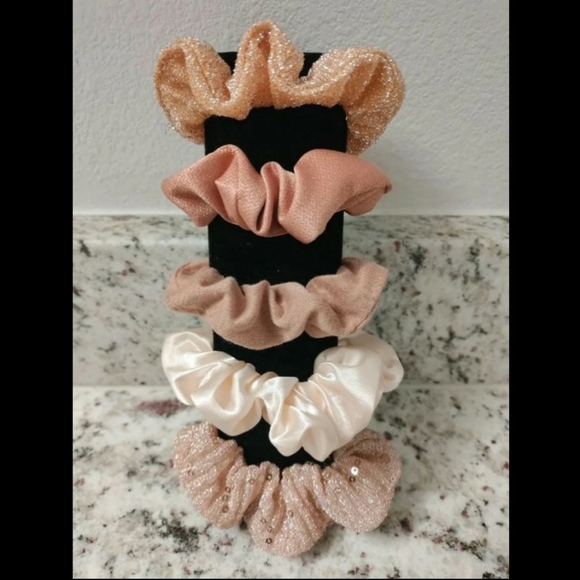 Assorted scrunchies $2 each or 5pc for $9 - Picture 4 of 10